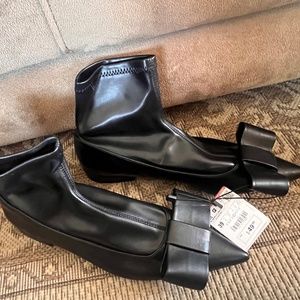 Zara Trafaluc Pointed Toe Leather Bow Booties Black